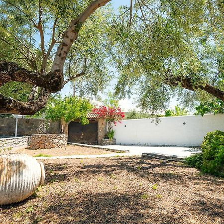 Pouletis Family Apartments - Akroyali Seaview Getaways Καλαμάτα Εξωτερικό φωτογραφία