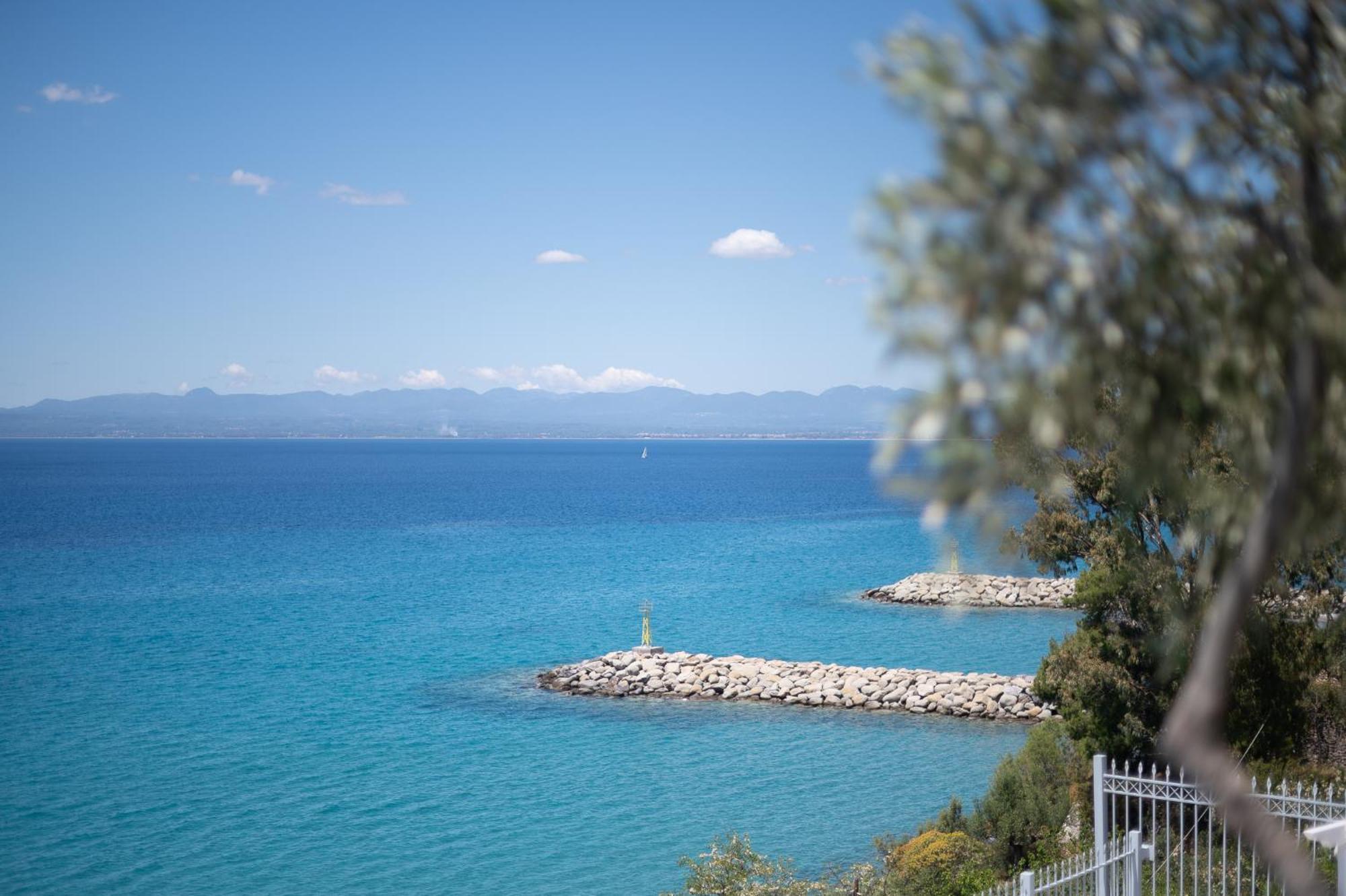 Pouletis Family Apartments - Akroyali Seaview Getaways Καλαμάτα Εξωτερικό φωτογραφία