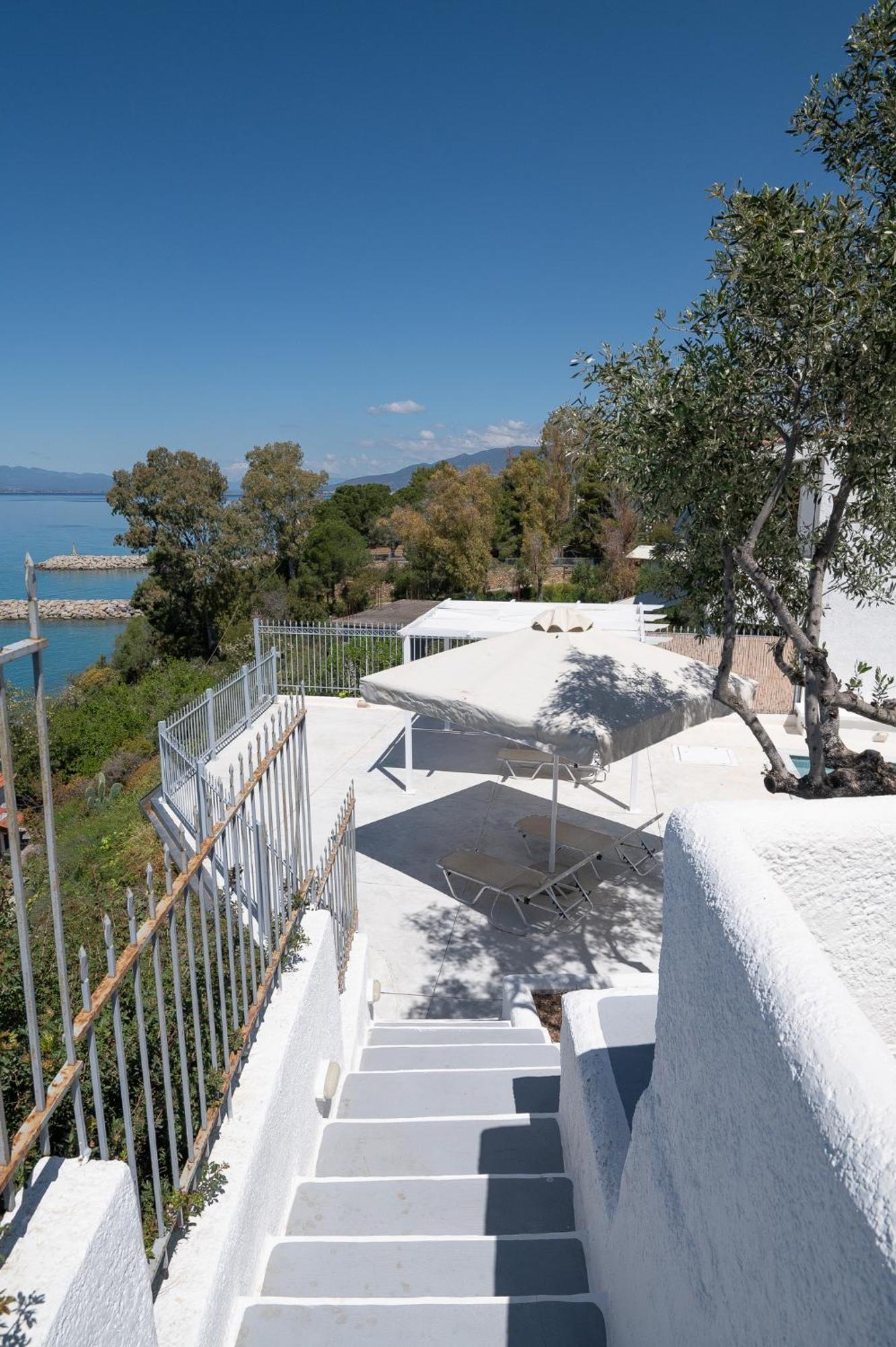 Pouletis Family Apartments - Akroyali Seaview Getaways Καλαμάτα Εξωτερικό φωτογραφία