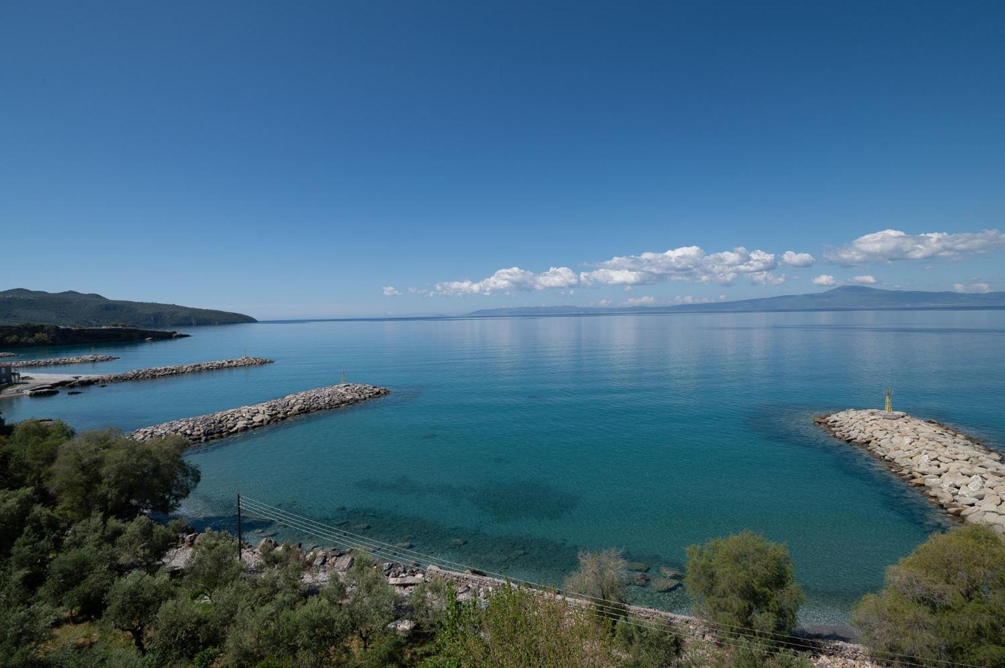 Pouletis Family Apartments - Akroyali Seaview Getaways Καλαμάτα Εξωτερικό φωτογραφία