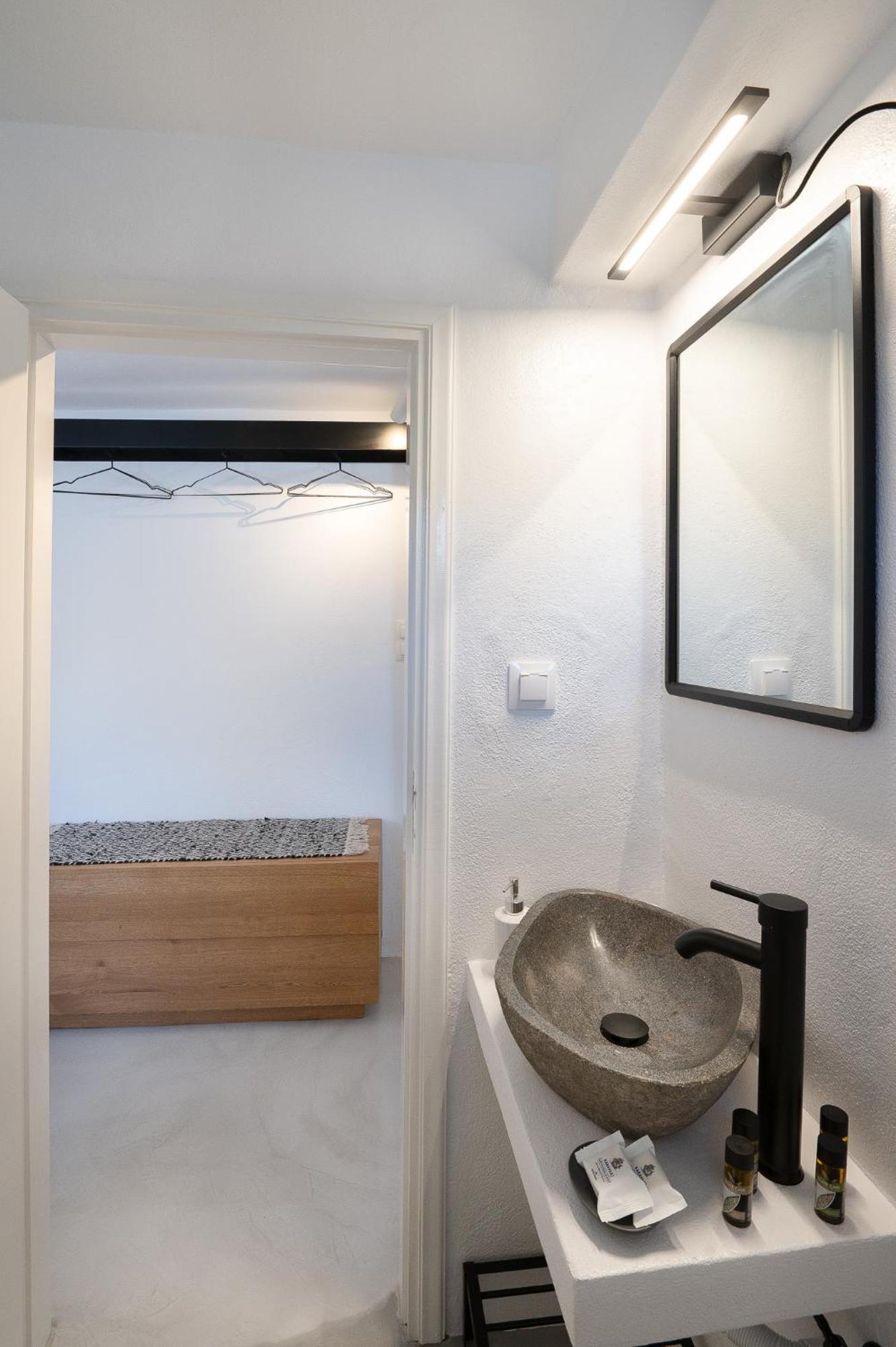 Pouletis Family Apartments - Akroyali Seaview Getaways Καλαμάτα Εξωτερικό φωτογραφία