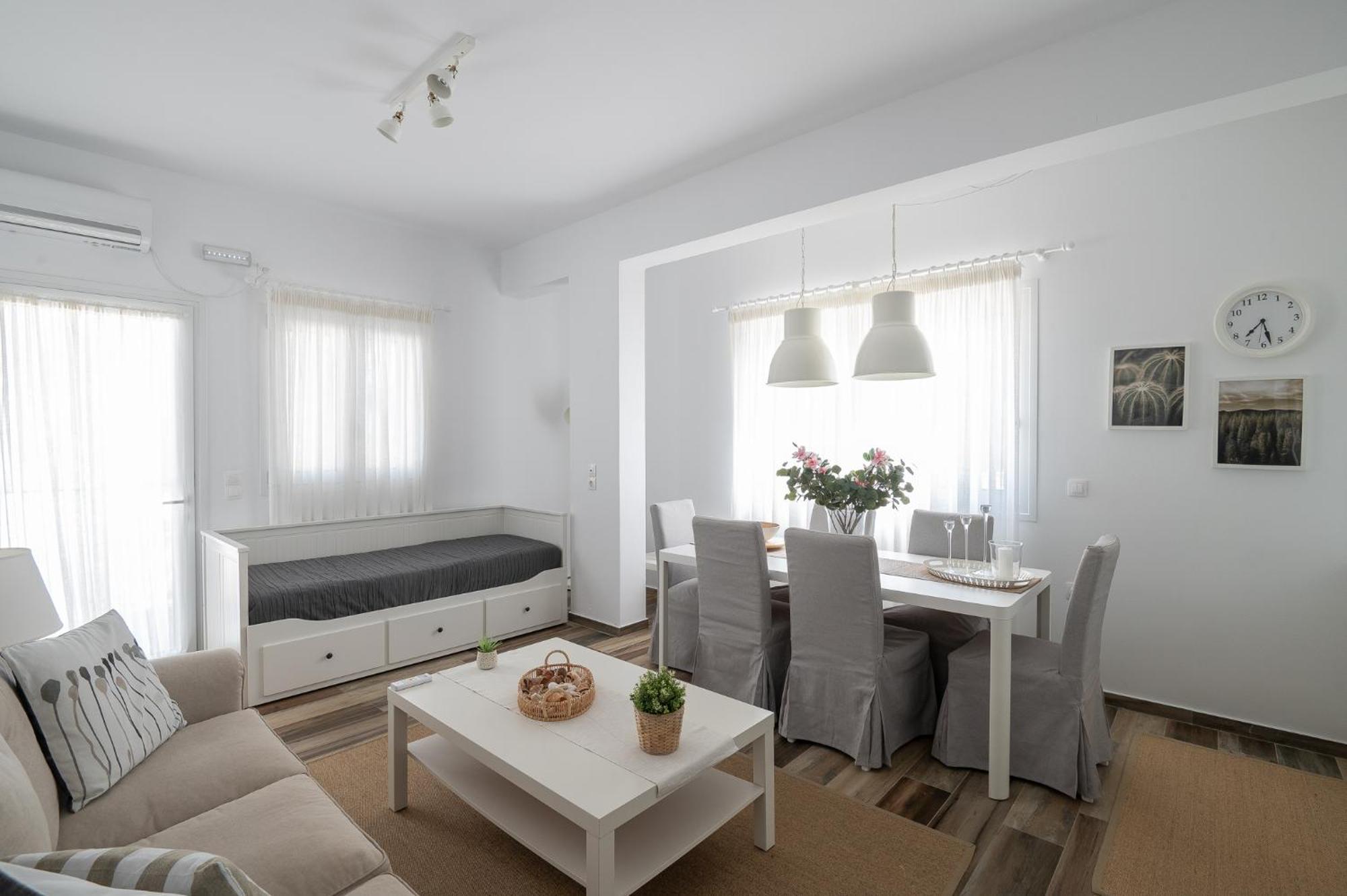 Pouletis Family Apartments - Akroyali Seaview Getaways Καλαμάτα Εξωτερικό φωτογραφία