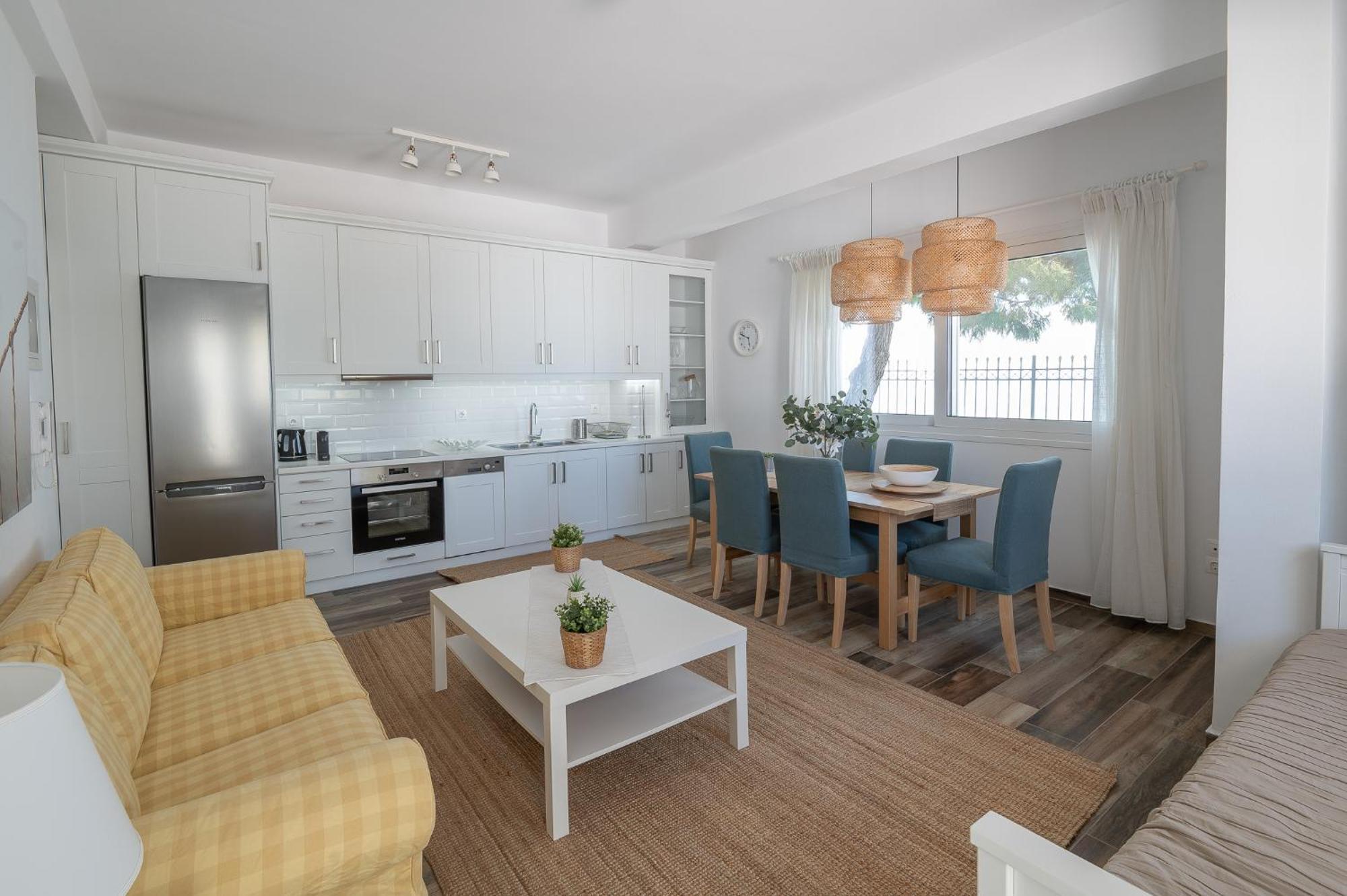 Pouletis Family Apartments - Akroyali Seaview Getaways Καλαμάτα Εξωτερικό φωτογραφία