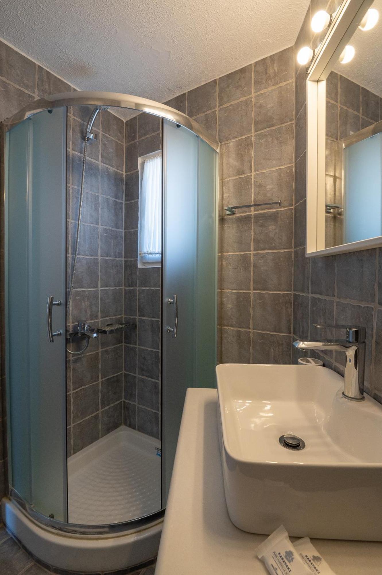 Pouletis Family Apartments - Akroyali Seaview Getaways Καλαμάτα Εξωτερικό φωτογραφία