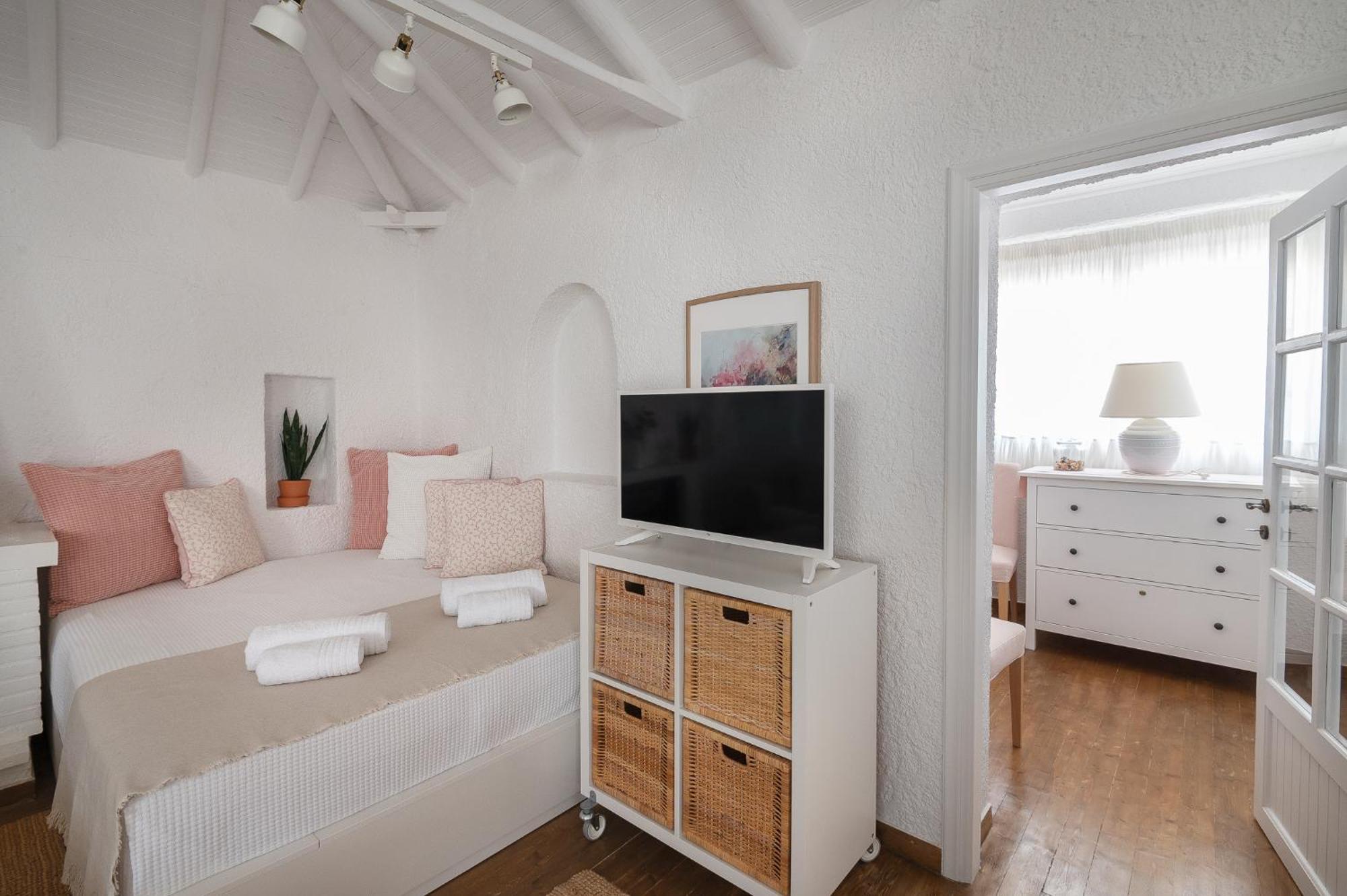 Pouletis Family Apartments - Akroyali Seaview Getaways Καλαμάτα Δωμάτιο φωτογραφία