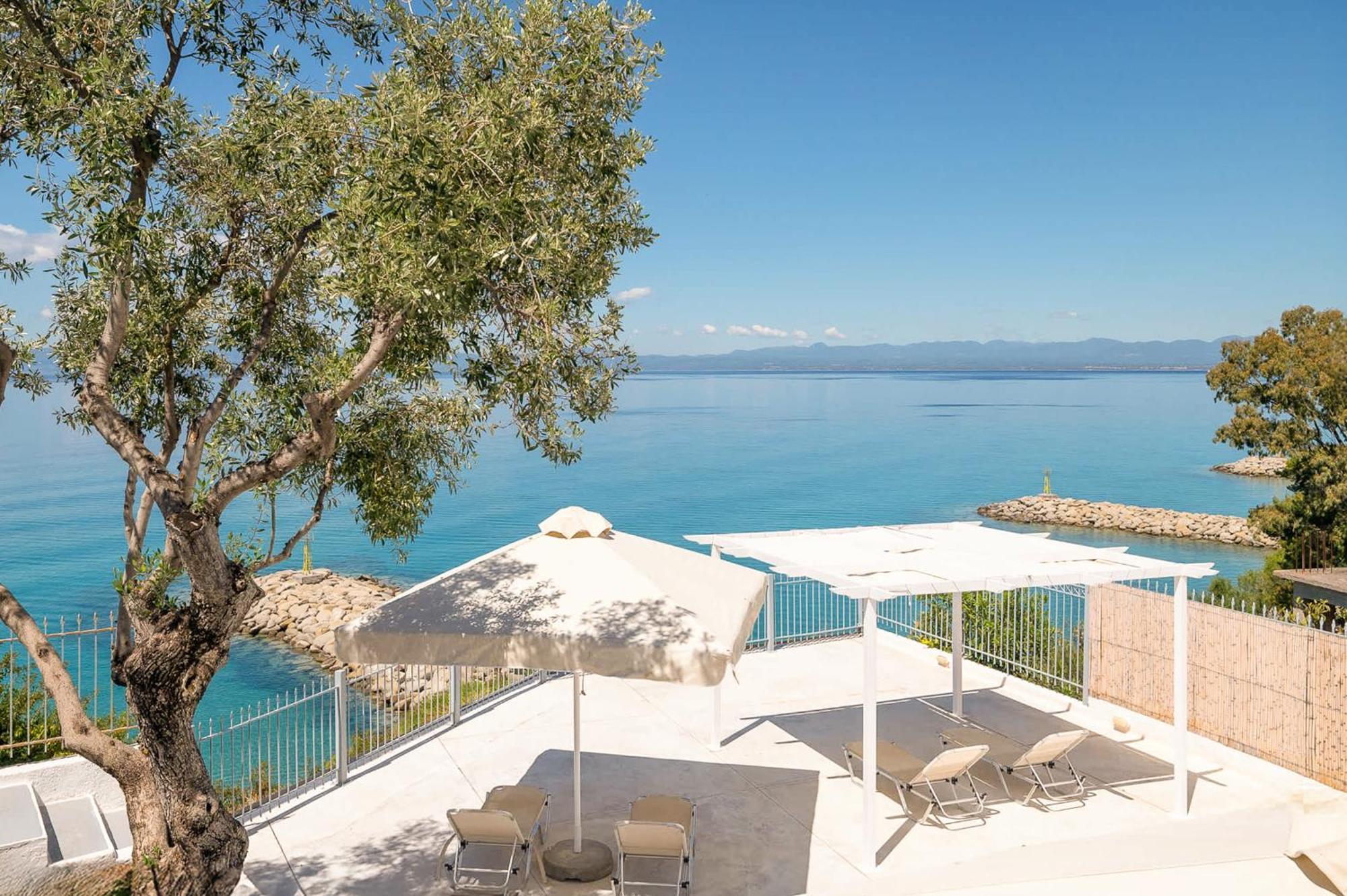 Pouletis Family Apartments - Akroyali Seaview Getaways Καλαμάτα Εξωτερικό φωτογραφία