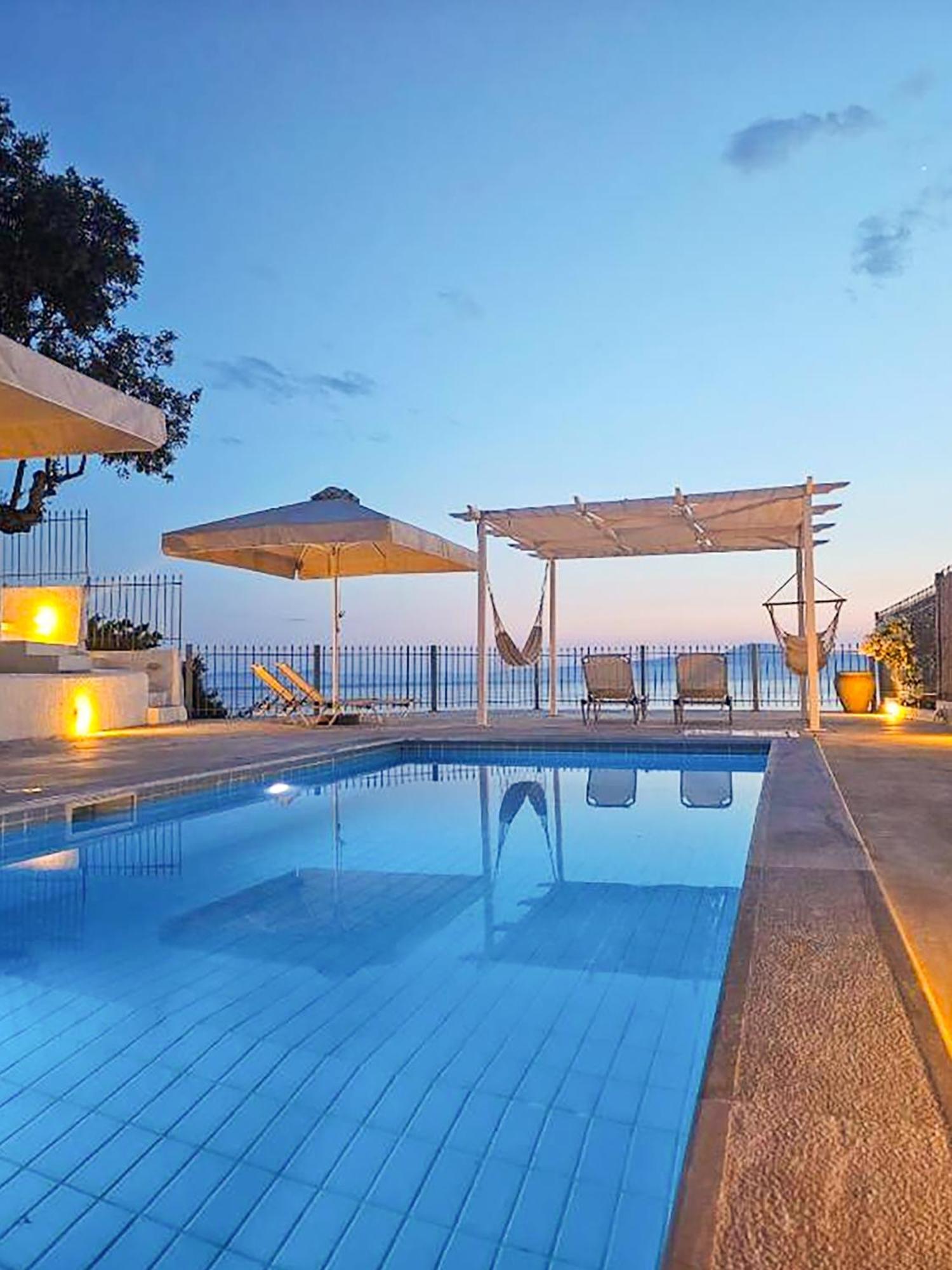 Pouletis Family Apartments - Akroyali Seaview Getaways Καλαμάτα Εξωτερικό φωτογραφία