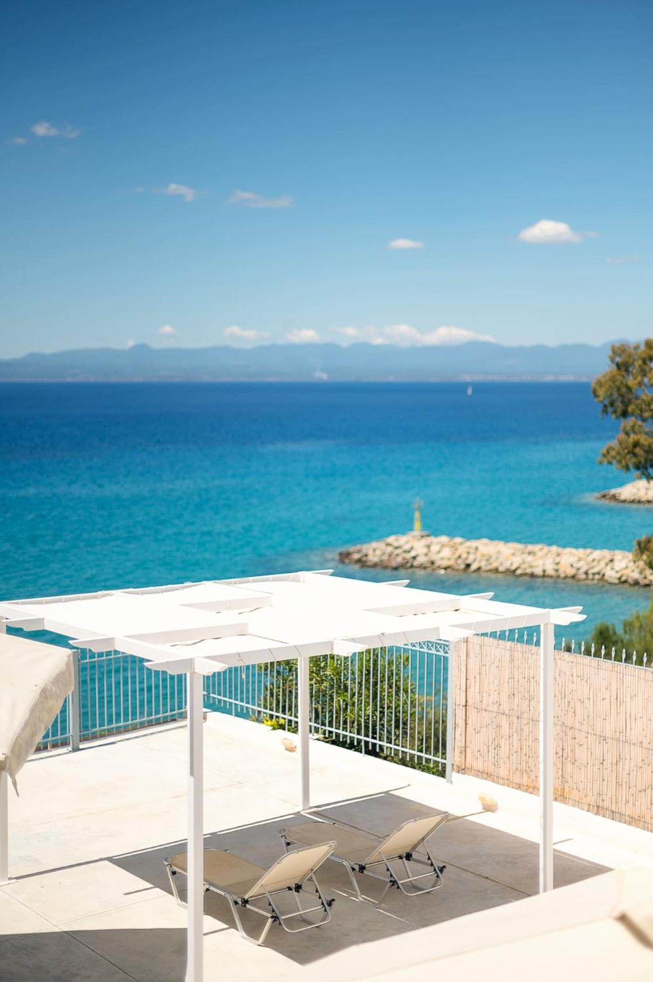Pouletis Family Apartments - Akroyali Seaview Getaways Καλαμάτα Εξωτερικό φωτογραφία
